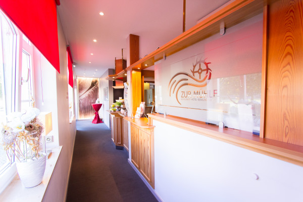 Rezeption_Copyright@Hotel_Zur_Muehle_UG-Nico_Thäle.jpg